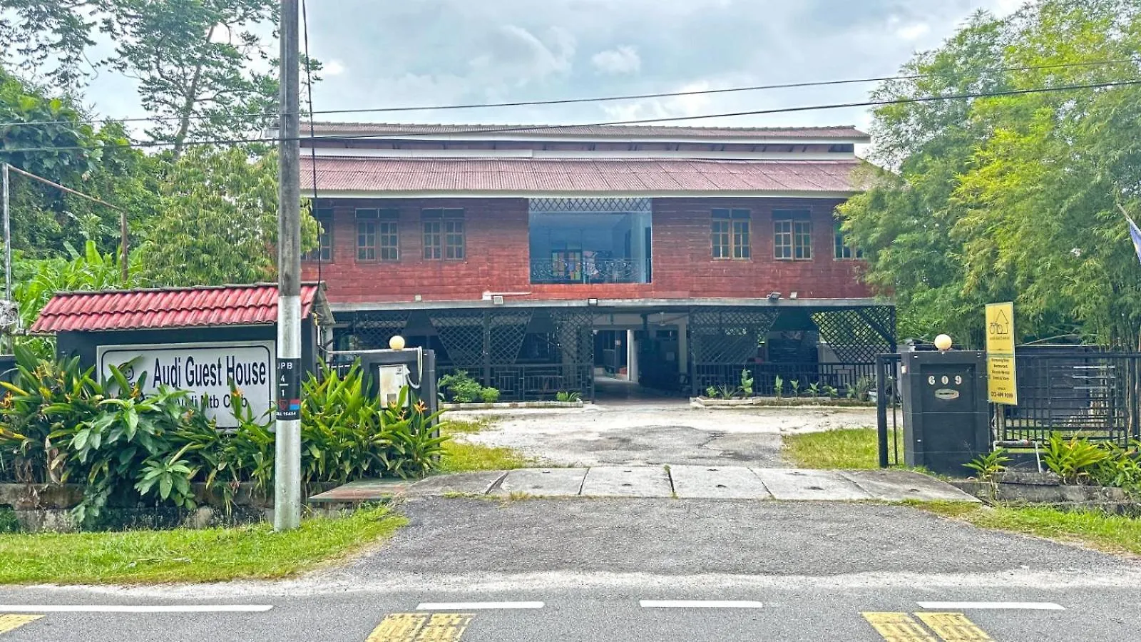 Quadruple Traditional Wooden Guesthouse Balik Pulau