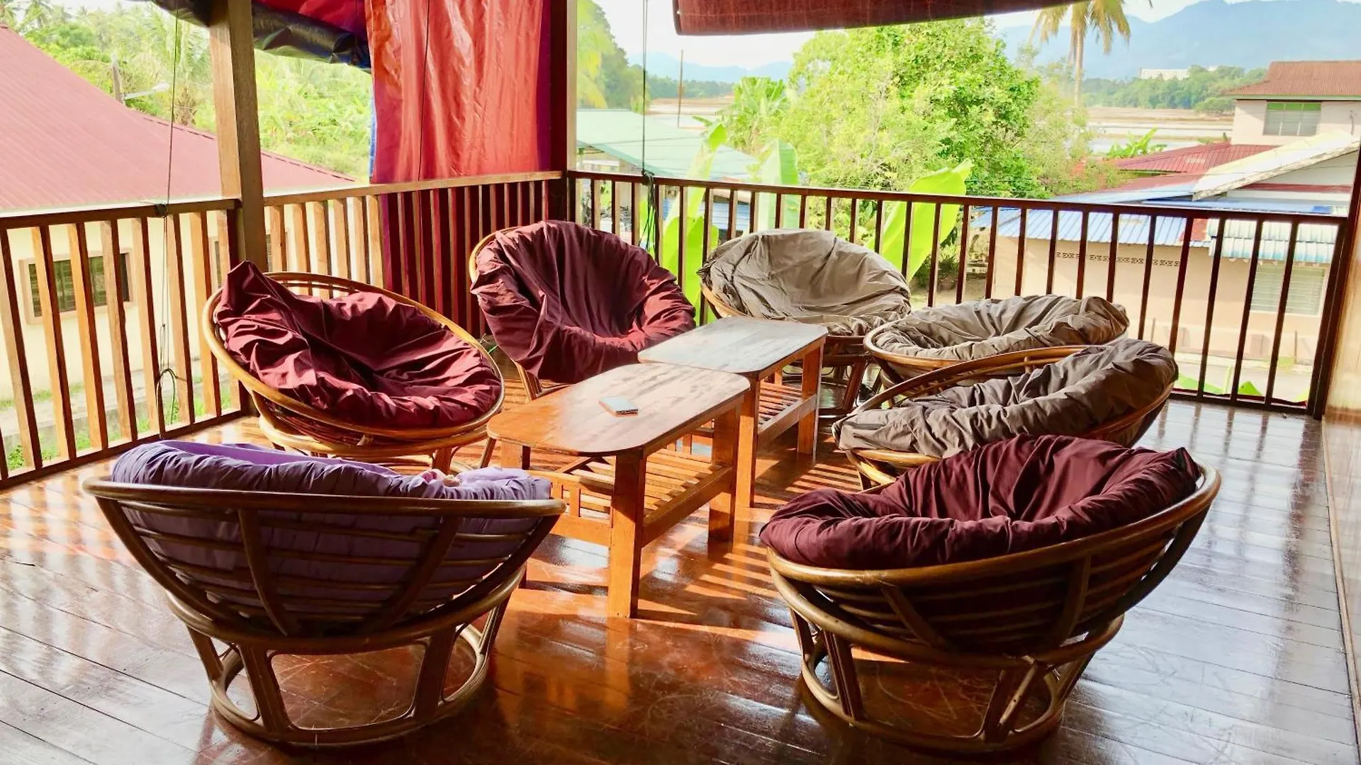 게스트하우스 Quadruple Traditional Wooden Guesthouse 발릭플라우